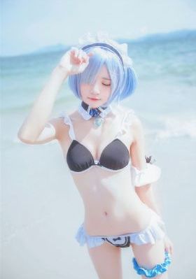 红色丁字裤美女_BD国语电影免费在线